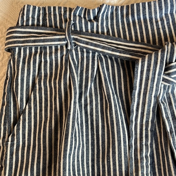 💥💥June & Hudson Small Blue/White Striped Shorts - Picture 4 of 10